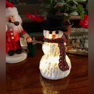 Handmade Knit Light Up Snowman Lighted Decoration Battery Operated Frosty Snow